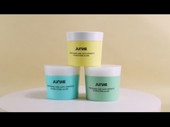 プラスチック製の化粧品の瓶